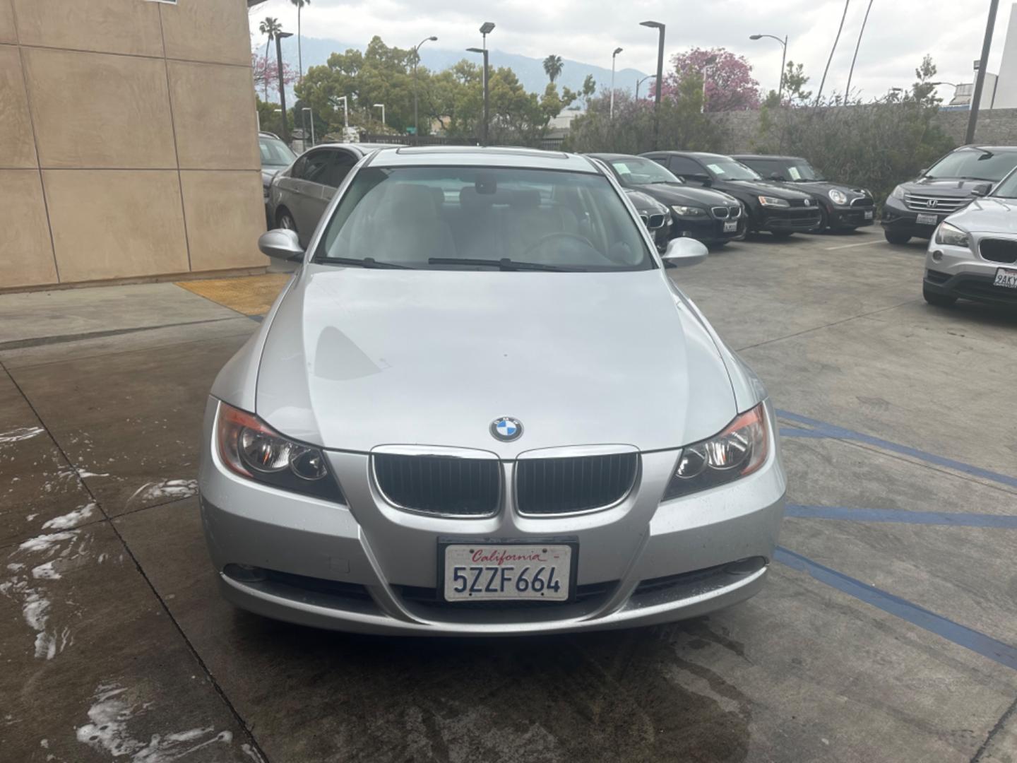 2007 Silver Metallic /Gray BMW 3-Series Leather (WBAVC53597F) with an 6 cylinder engine, Automatic transmission, located at 30 S. Berkeley Avenue, Pasadena, CA, 91107, (626) 248-7567, 34.145447, -118.109398 - "Discover Unmatched Value: 2007 BMW 328i at Our Pasadena Dealership" Are you in the market for a pre-owned vehicle that blends luxury, performance, and affordability seamlessly? Look no further than our esteemed dealership in Pasadena, CA, where we present to you the exquisite 2007 BMW 328i. With - Photo#7